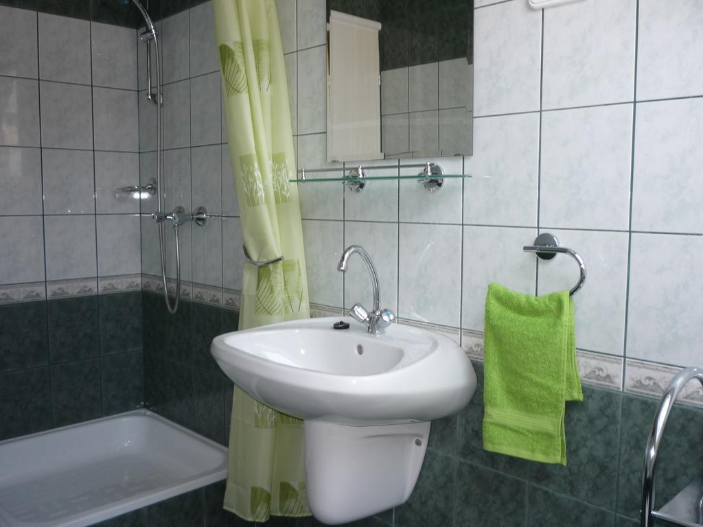 Apartmanház King Hévíz Exterior foto